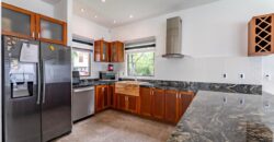 Casa en venta en Residencial Arbolada Cancún, Tulipanes