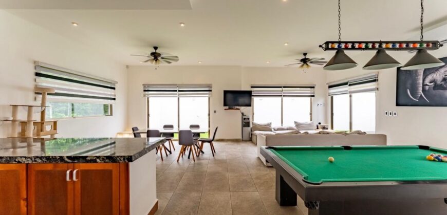 Casa en venta en Residencial Arbolada Cancún, Tulipanes