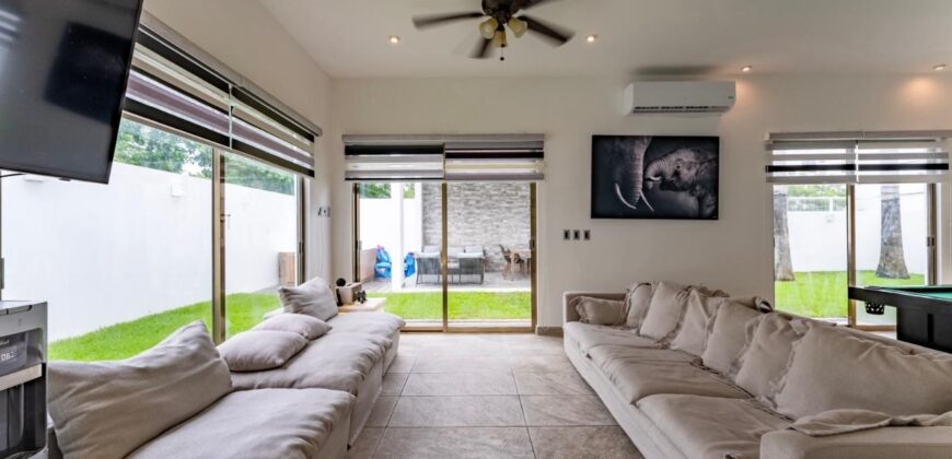 Casa en venta en Residencial Arbolada Cancún, Tulipanes