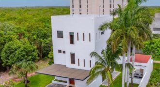 Casa en venta en Residencial Arbolada Cancún, Tulipanes