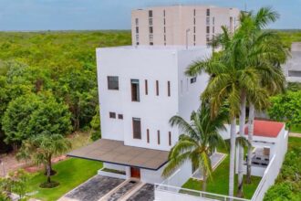 Casa en venta en Residencial Arbolada Cancún, Tulipanes