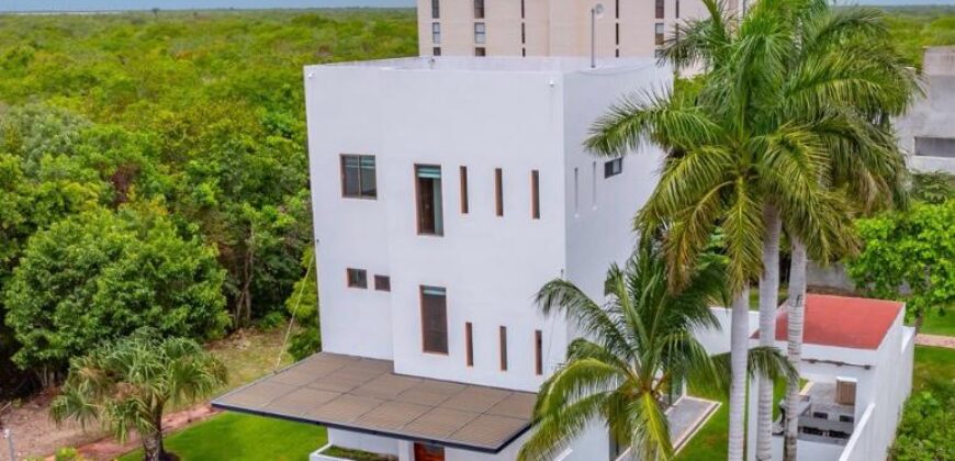 Casa en venta en Residencial Arbolada Cancún, Tulipanes