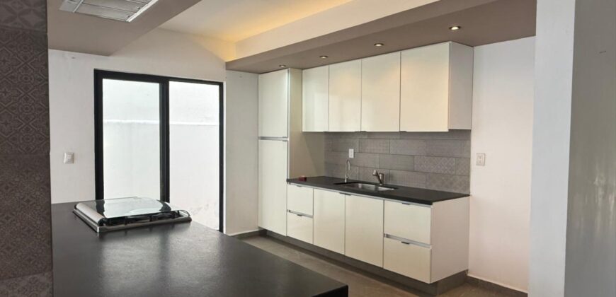 Casa en venta en Paseo de las Fuentes, Cancún, con alberca