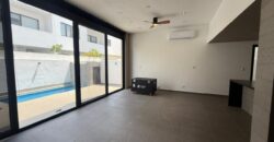 Casa en venta en Paseo de las Fuentes, Cancún, con alberca