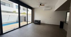 Casa en venta en Paseo de las Fuentes, Cancún, con alberca