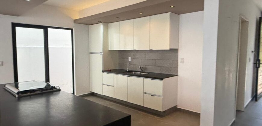 Casa en venta en Paseo de las Fuentes, Cancún, con alberca