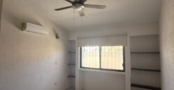 Casa en venta en Supermanzana 46, Cancún, con estudio y terraza