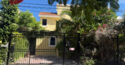 Casa en venta en Supermanzana 46, Cancún, con estudio y terraza