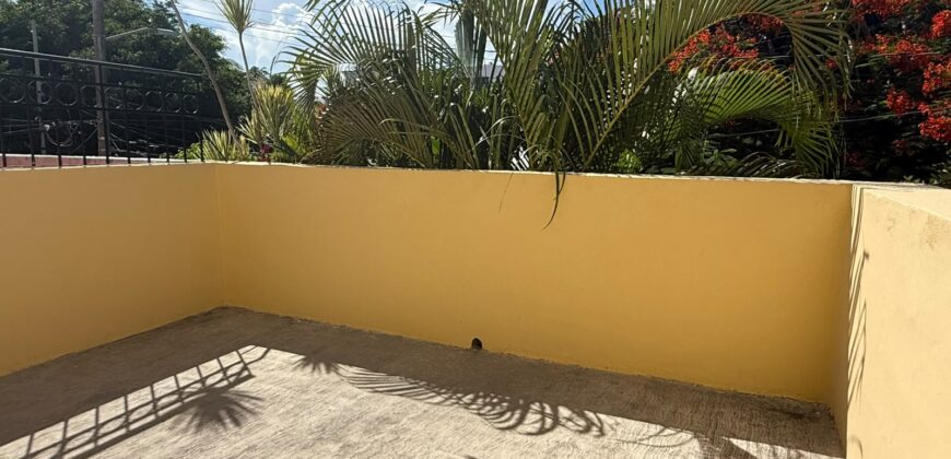 Casa en venta en Supermanzana 46, Cancún, con estudio y terraza