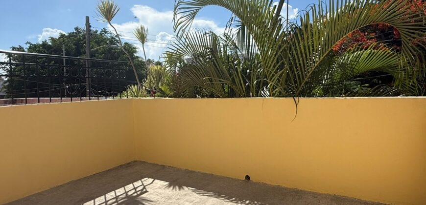 Casa en venta en Supermanzana 46, Cancún, con estudio y terraza