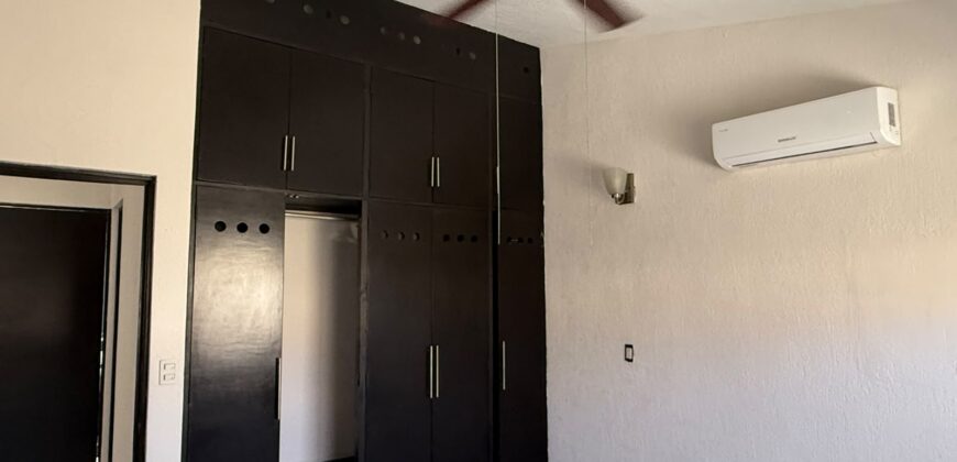Casa en venta en Supermanzana 46, Cancún, con estudio y terraza