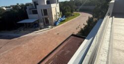 Casa en venta en Vía Cumbres, Cancún, con cuatro recámaras y alberca
