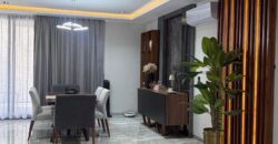 Casa en venta en Vía Cumbres, Cancún, con cuatro recámaras y alberca