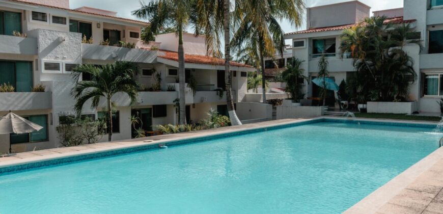 Penthouse amueblado en venta en Residencial Campestre, Cancún