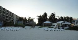Terreno hotelero frente al mar en venta en Puerto Morelos, 1,600 m²