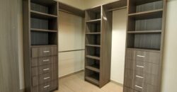 Casa en venta en Residencial Arbolada, Cancún, con doble terreno y alberca