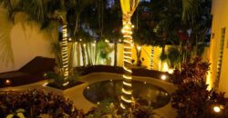Casa en venta en Residencial Arbolada, Cancún, con doble terreno y alberca