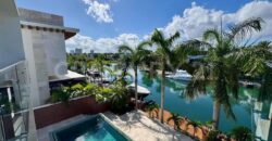 Casa en venta en Los Canales de Puerto Cancún con muelle privado