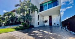 Casa en venta en Los Canales de Puerto Cancún con muelle privado