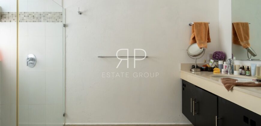 Casa con paneles solares en venta en Residencial Cumbres, Cancún