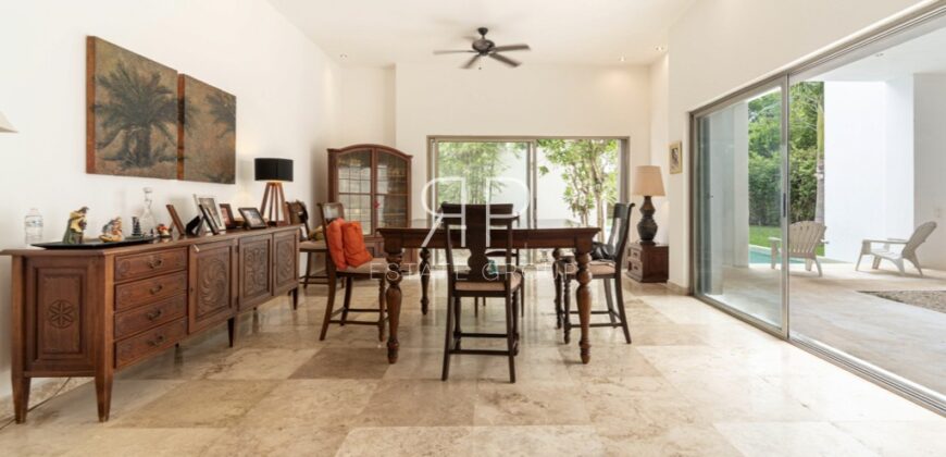 Casa con terreno de 1,000 m² en venta en Colonia Doctores, Cancún