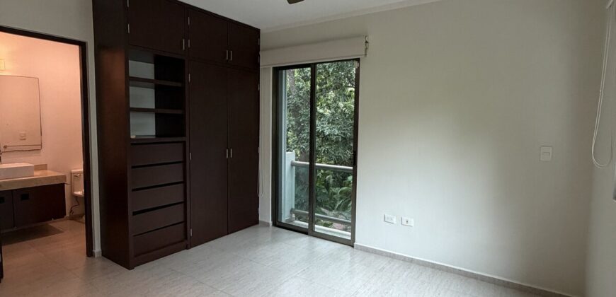 Casa de cinco recámaras en venta en Monte Everest, Residencial Cumbres