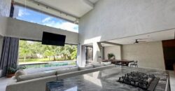 Moderna casa en venta cerca de Avenida Huayacán y Avenida Colegios, Cancún