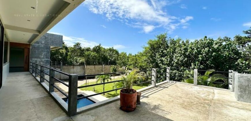 Moderna casa en venta cerca de Avenida Huayacán y Avenida Colegios, Cancún