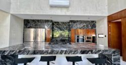 Moderna casa en venta cerca de Avenida Huayacán y Avenida Colegios, Cancún