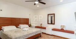 Casa de cinco recámaras en venta cerca del mar en Playa del Carmen