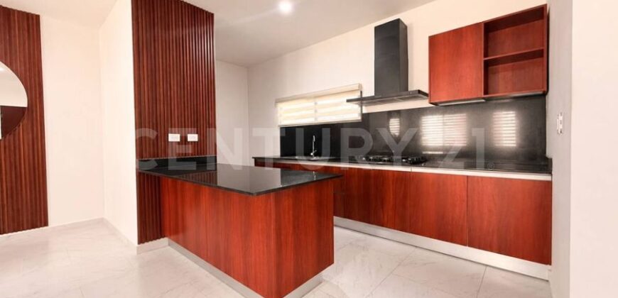 Casa con paneles solares en La Rioja Residencial, Cancún – $4,595,000 MXN