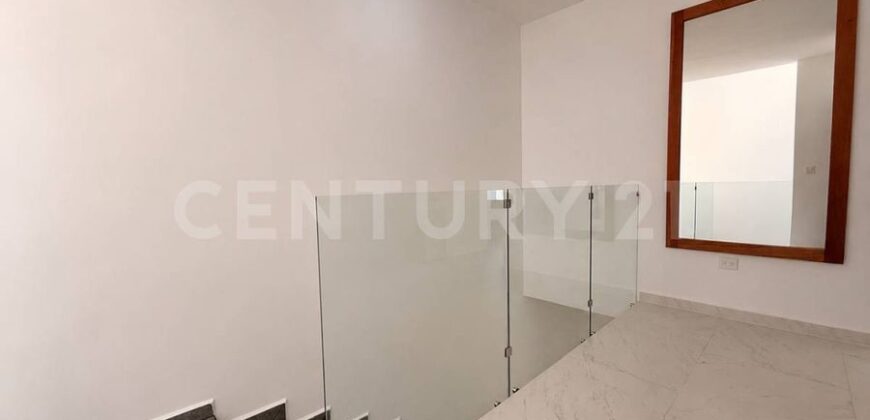 Casa con paneles solares en La Rioja Residencial, Cancún – $4,595,000 MXN