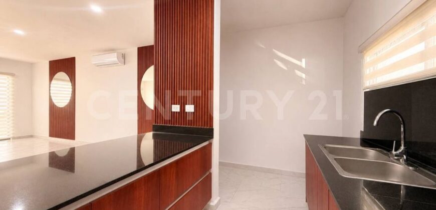 Casa con paneles solares en La Rioja Residencial, Cancún – $4,595,000 MXN