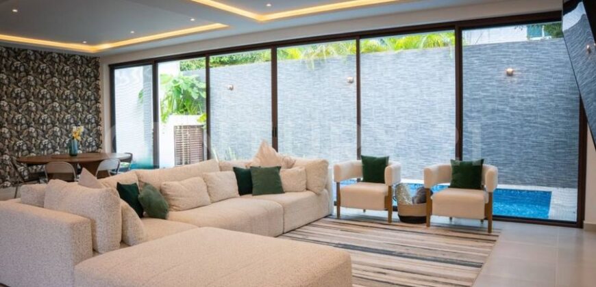 Casa frente a parque en Supermanzana 12, Cancún – $8,900,000 MXN