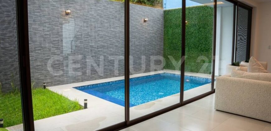 Casa frente a parque en Supermanzana 12, Cancún – $8,900,000 MXN