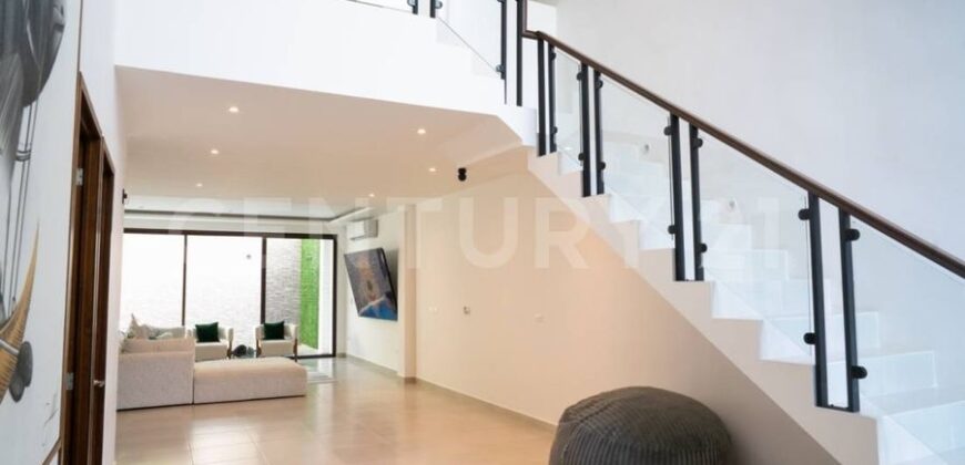 Casa frente a parque en Supermanzana 12, Cancún – $8,900,000 MXN