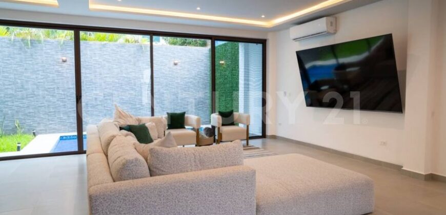 Casa frente a parque en Supermanzana 12, Cancún – $8,900,000 MXN