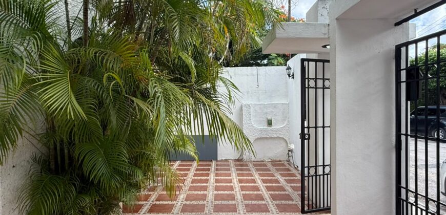 Casa de 4 recámaras en Supermanzana 46, Cancún – $3,500,000 MXN