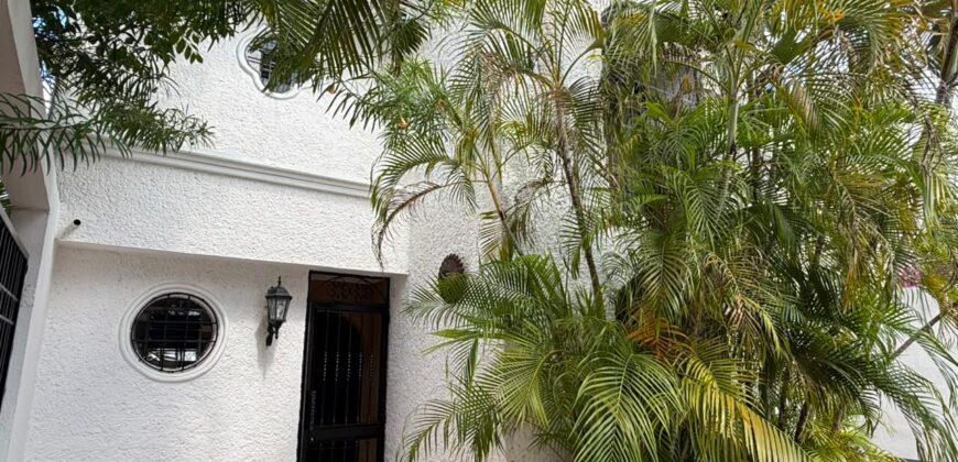 Casa de 4 recámaras en Supermanzana 46, Cancún – $3,500,000 MXN