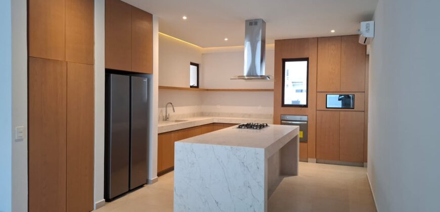 Casa con alberca en Vía Cumbres, Cancún – $9,500,000 MXN