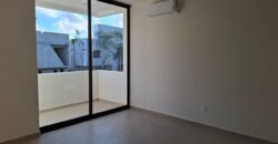 Casa de tres recámaras con alberca en Vía Cumbres, Cancún