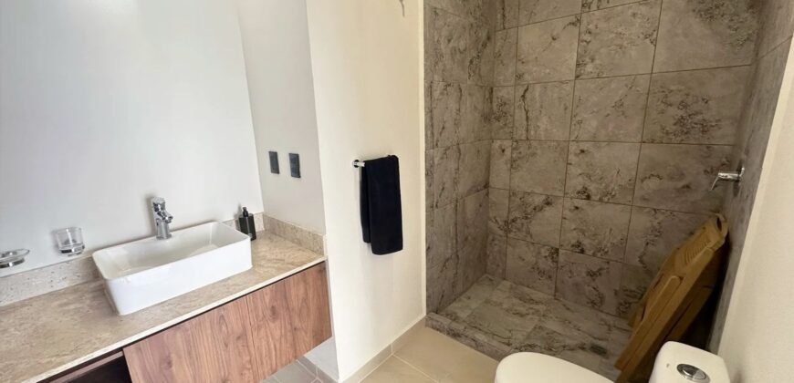 Departamento de 2 recámaras en H Living, avenida Huayacán – $3,200,000 MXN
