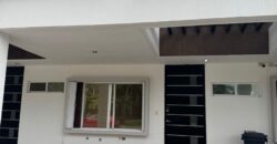 Casa de tres recámaras en Jardines del Sur IV, Cancún