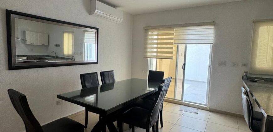 Casa de tres recámaras en Jardines del Sur IV, Cancún