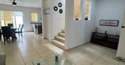 Casa de tres recámaras en Jardines del Sur IV, Cancún