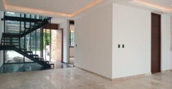 Casa con alberca y roof garden en Residencial Aqua, Cancún
