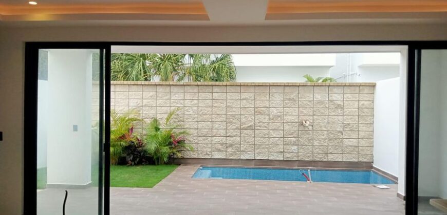 Casa con alberca y roof garden en Residencial Aqua, Cancún