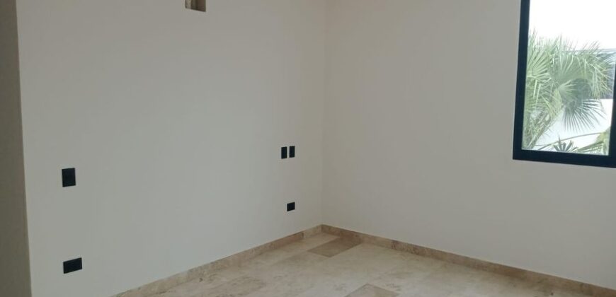 Casa con alberca y roof garden en Residencial Aqua, Cancún