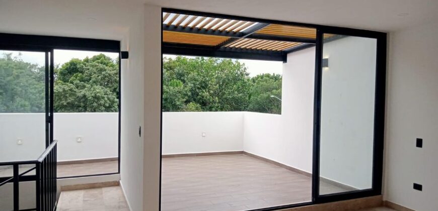 Casa con alberca y roof garden en Residencial Aqua, Cancún