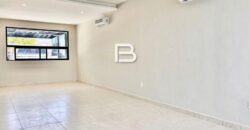 Casa de tres niveles con jacuzzi en Residencial Arbolada, Cancún